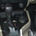 ford endeavour latest gear knob