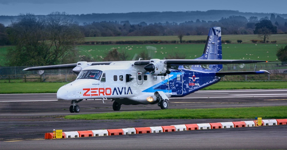 Hydrogen fuel cell aircrafts
