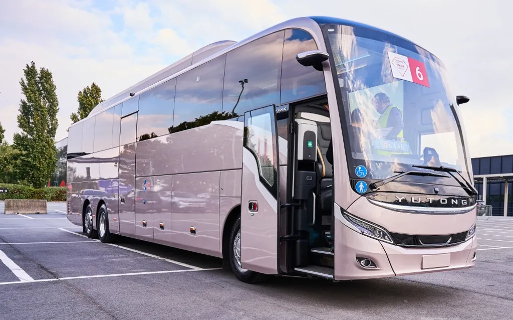 Yutong T14E electric coach